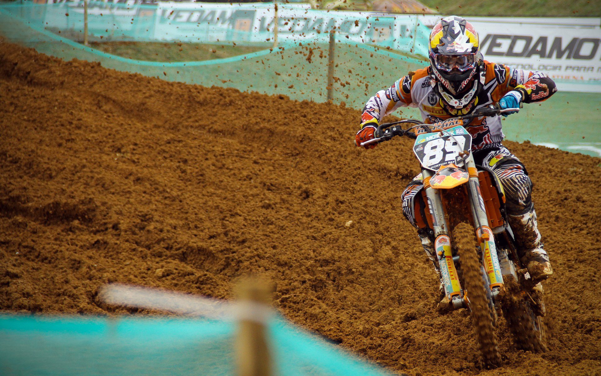 美将卢卡·乌兰多蝶泳强势冲击